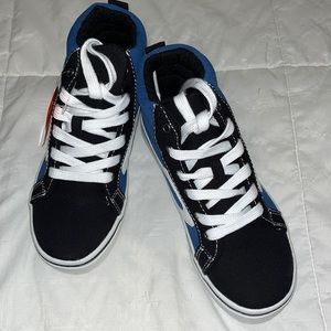 NWT Skater sneakers (little boy)